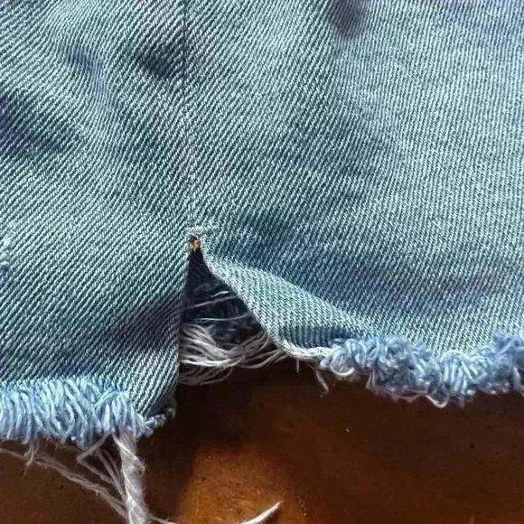 Cooper Key size 5 distress denim jean shorts with the sides cut off - Picture 8 of 10